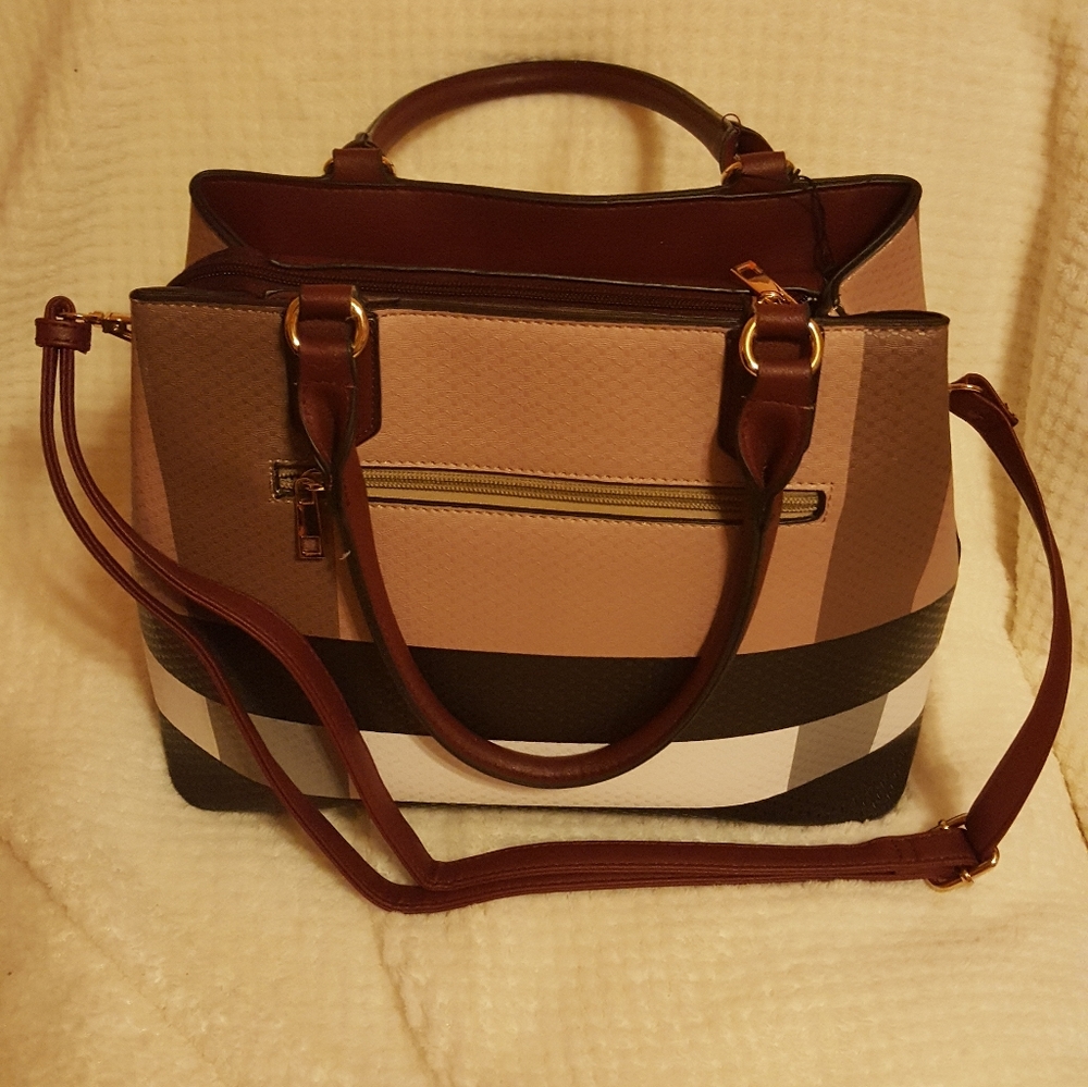 Multicolored Checkered Handbag. - Picture 5 of 8